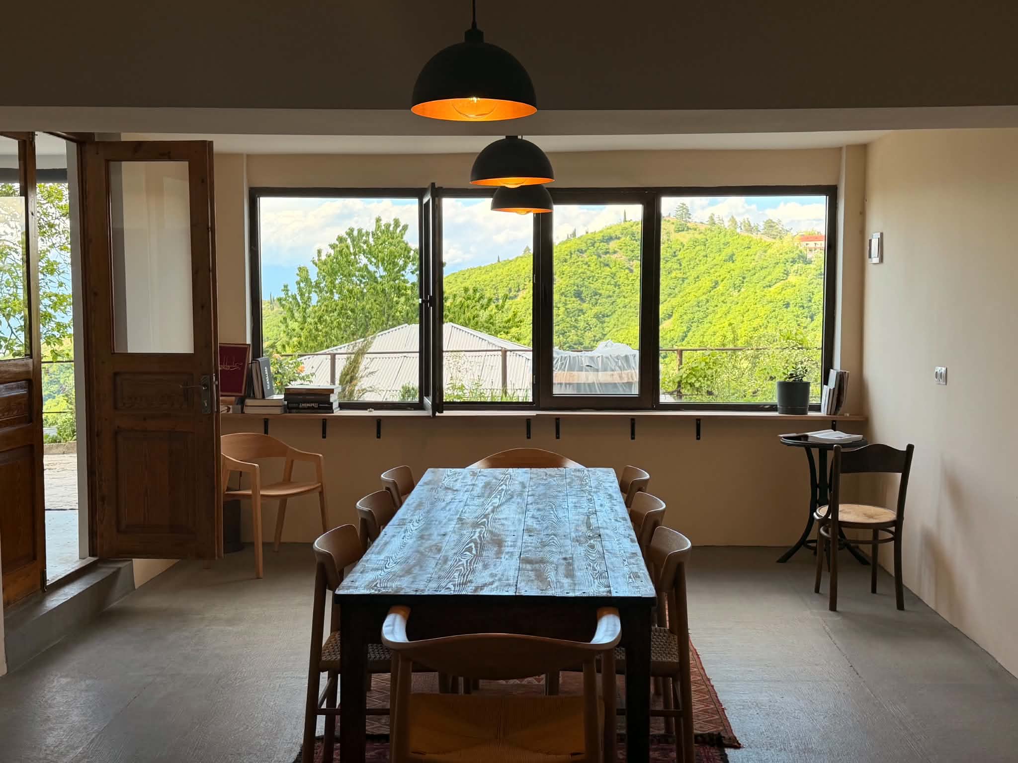 ROKA NATURALS tasting room with mountain view